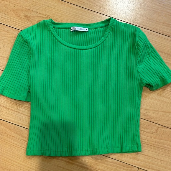 Zara Tops - Zara T-shirt